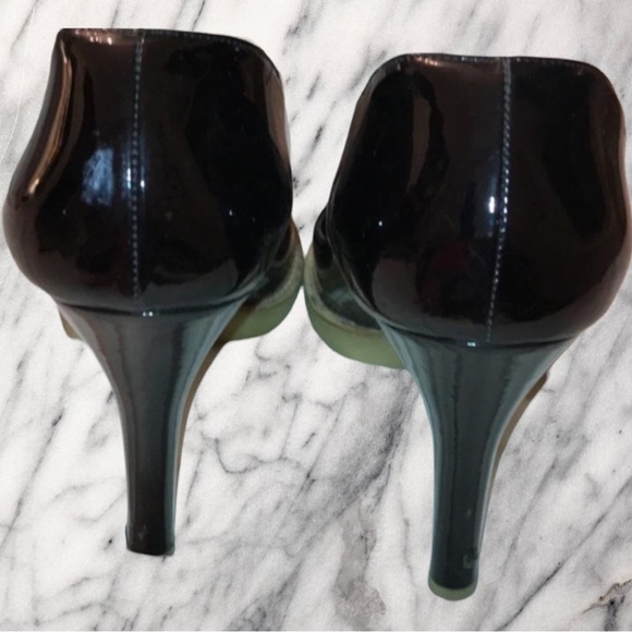 💃🏽 Gucci Patent Leather Rubber Bottom Pumps 👠 - Picture 3 of 7